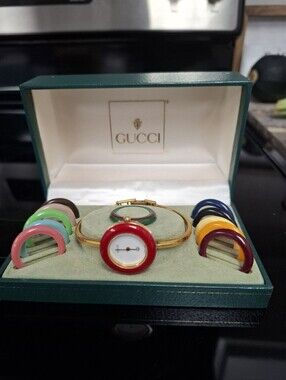 Vintage Gucci 11/12.2 Series Interchangeable Bezel Watch